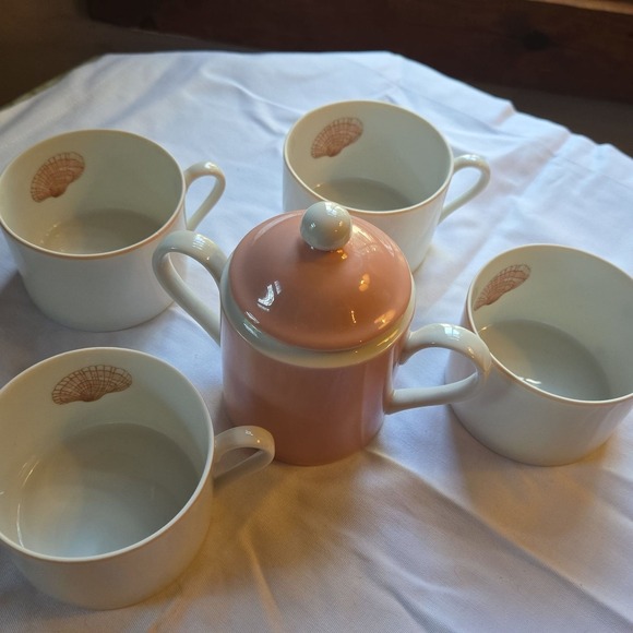 Vintage Fitz and Floyd Coquille Peachy Pink Seashell Coastal Flat Cups and Sauce - Picture 1 of 9